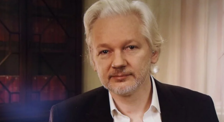 Mbështetësit e Julian Assange marshojnë, duke kundërshtuar ekstradimin e tij
