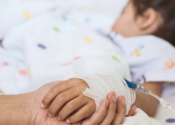 Profesori britanik: Studimi Britanik i hepatitit akut tek fëmijët lidhet me Covidin