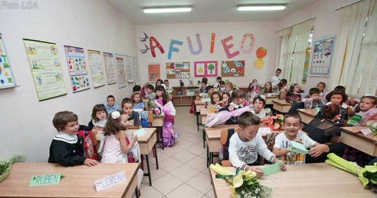 2558 klasa kolektive në Shqipëri/ 22 mijë nxënës bëjnë mësim të kombinuar