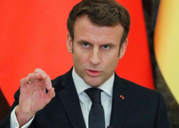 Masakra në Bucha, Macron: Duhen sanksione të reja për shkak të krimeve të luftës