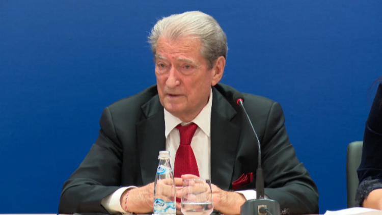 Berisha: Qeveria përgjegjëse për krizën energjitike në vend