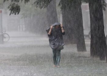 Në pritje të stuhive të forta/ Bashkia e Vlorës bën thirrje: Shmangni lëvizjet