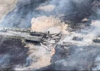 FOTO/ Shikoni si ukrainasit i bënë pritë kolonës ushtarake ruse