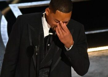 Goditi me shuplakë komedianin, Will Smith hyn në qendër rehabilitimi