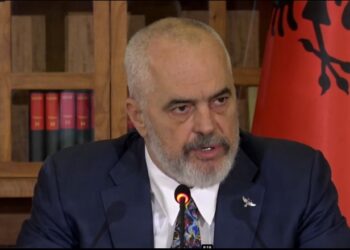 Rama: Shërbimet online të bankave janë ku thërret qameti! Të marrin fund radhët, të bëhen pagesat si në e-Albania