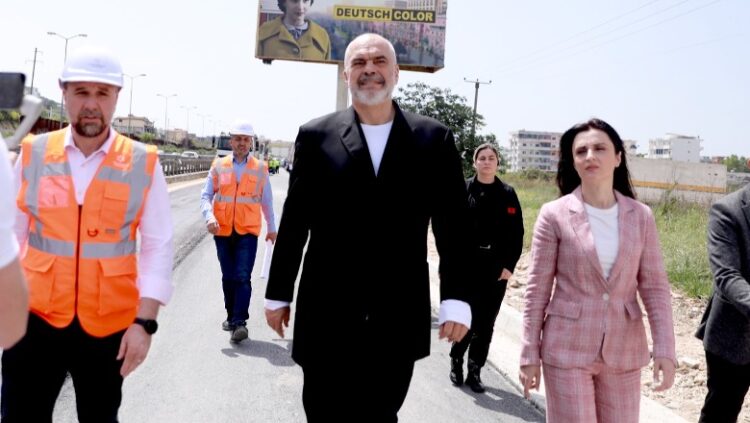 Rama inspekton punimet infrastrukture në Golem: Bizneset mos t’i hedhin mbetjet në koshat e vendosura për qytetarët