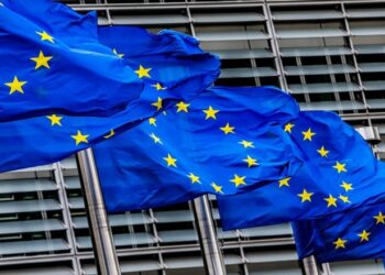 Zëri Amerikës: Shqipëria, i vetmi vend që nuk dënoi gjenocidin në Srebrenicë