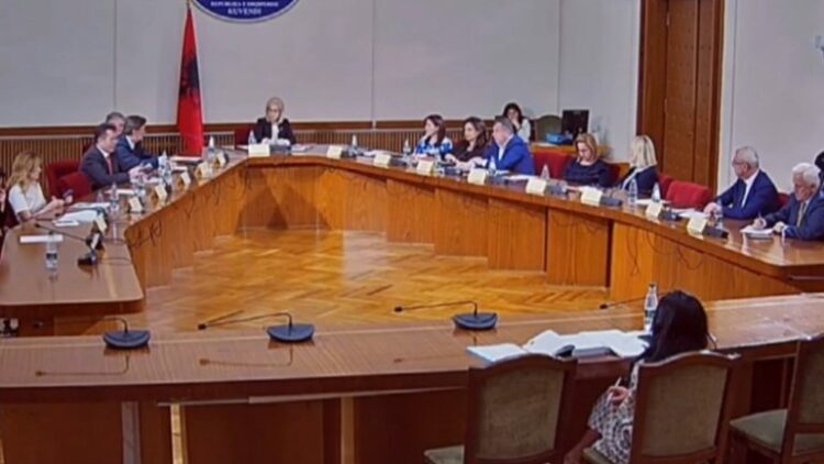 Më 23 maj do të zhvillohet raundi i dytë për zgjedhjen e presidentit të ri