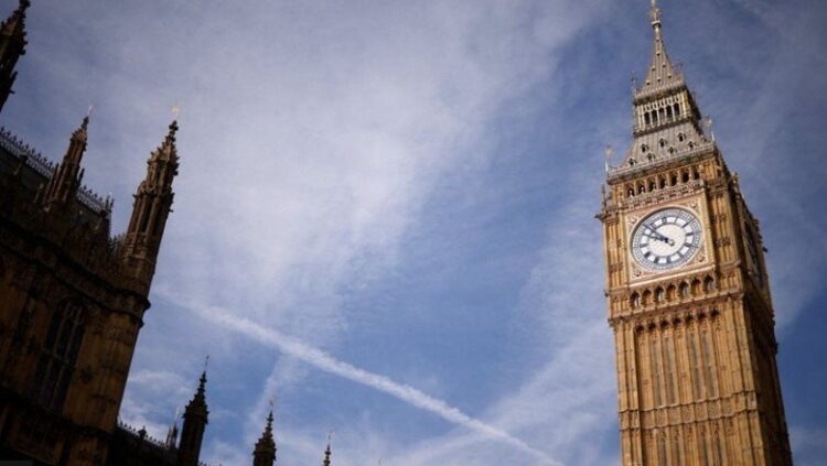 Akuzohet për përdhunim, arrestohet deputeti konservator në Mbretërinë e Bashkuar