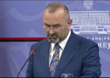 Manja kallëzon në SPAK drejtoreshën e Agjencinë e Trajtimit të Pronave, së bashku me zyrtarë të tjerë