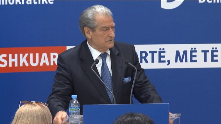 Berisha sulmon Bashën nga Këshilli Kombëtar: Në 8 vite udhëheqje dështake dhe me pazare me qeverinë