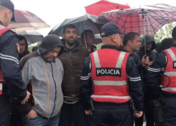 Banorët protestë për rrugën e Rinasit:Do të bllokojmë aeroportin, s’duhet një sens drejtimi