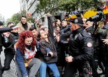 Kundër rritjes së çmimeve, Stambolli përfshihet nga protesta të dhunshme, dhjetëra të arrestuar