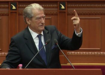 Mazhoranca rrëzon Mirakaj-n/ Berisha: Diskriminim, është pasardhës i një familje të shkëlqyer