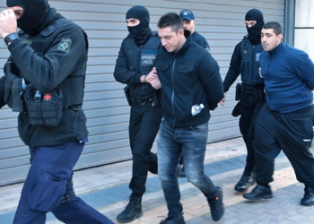 Gjykata greke lë në burg përjetë shqiptarin dhe grekun që përdhunuan dhe vranë Eleni Topaloudin