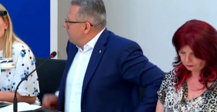 “Mos”/ Anëtarët e PD e marrin live lajmin e ndarjes nga jeta të Nishanit