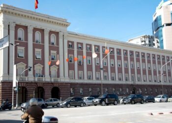 Qeveria shpall ditë pushimi zyrtar 25 majin