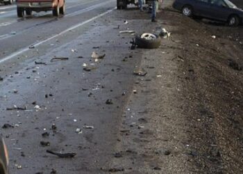 E RËNDË në Vlorë/ Rrëzohet kamioni, vdes shoferi, punëtori tjetër i bllokuar poshtë inerteve