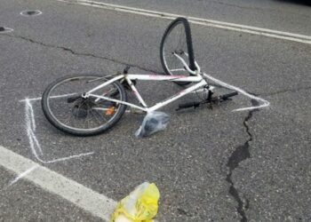 Aksident në Vlorë, 19-vjeçari përplas çiklistin