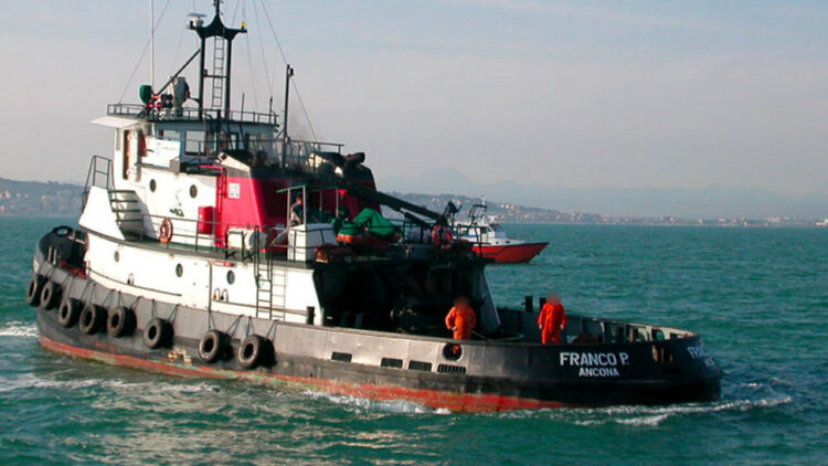 Tragjedi në Ancona! Mbytet anija e nisur drejt Shqipërisë, 1 i vdekur, 5 të zhdukur