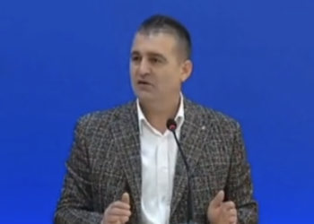 Ibsen Elezi sulmon Berishën për garën e kryetarit të PD: Po përpiqen të shkatërrojnë procesin