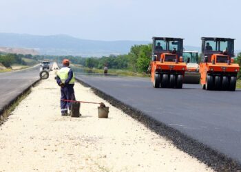 Qeveria ngrin 100 milionë euro në 28 projekte investimesh, nga ujësjellësit tek rrugët dhe emergjencat civile