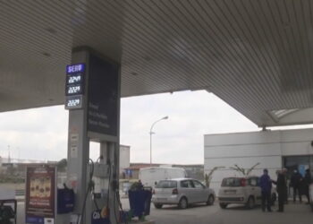 Italia heq akcizën për karburantet dhe gazin, ulen çmimet