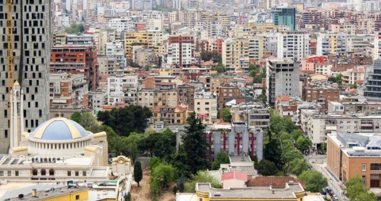 Finalja e Conference League më 25 maj, Tirana futet në shtetrrethim