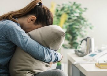 Lodhja emocionale: Pasoja e të qenurit të fortë për shumë kohë…