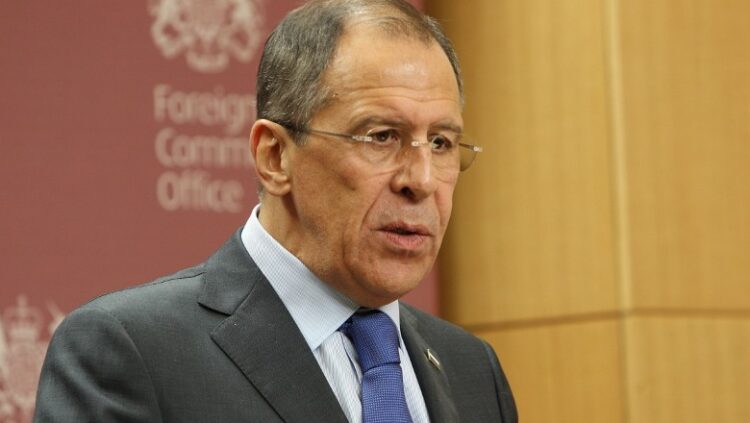 Lavrov paralajmëron Perëndimin: Dërgimi i armëve në Ukrainë do të sjellë më shumë vdekje mes ukrainasve