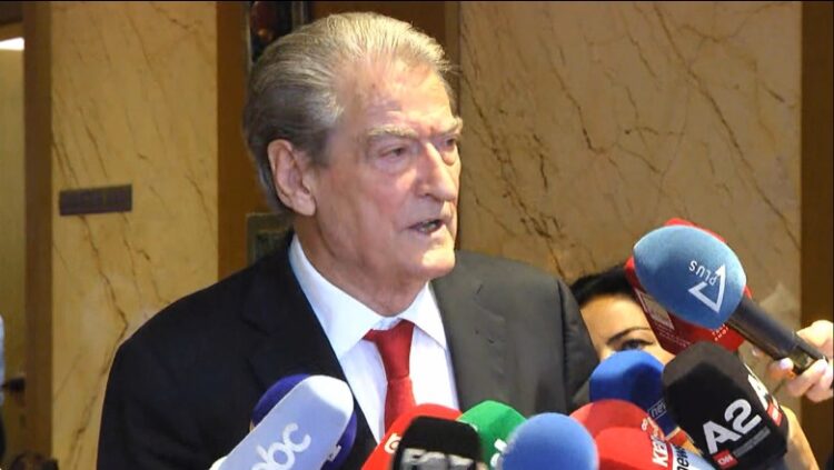 Berisha: Nuk i druhem tradhtisë së Ilir Metës, e vetmja qejfmbetje me të është pse se shtyu procesin e presidentit në raundin e 5-të