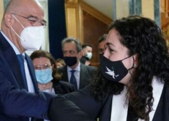 Dendias sot vizitë zyrtare në Kosovë, takim me Presidenten Osmani