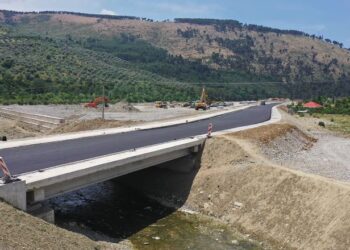 Bypassi i Beratit hyn në fazën përfundimtare, Rama: Vepër me impakt të lartë në zhvillimin e turizmit dhe reduktimin e trafikut