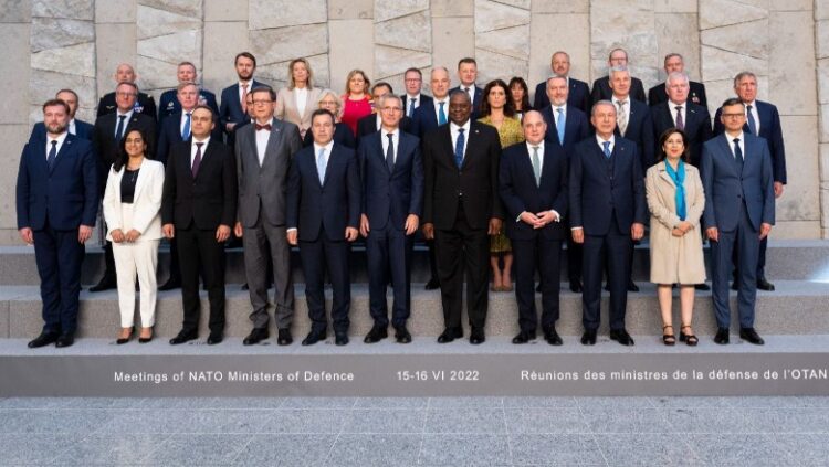 Ministri i Mbrojtjes në Bruksel: Projekti i ri i Porto Romanos do të ofrojë edhe infrastrukturë të dedikuar ushtarake për FA dhe NATO