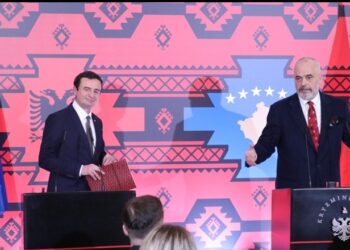 Sot mbledhja 8 e përbashkët mes dy qeverive Shqipëri-Kosovë! Ministrat shqiptar nisen me furgon drejt Prishtinës