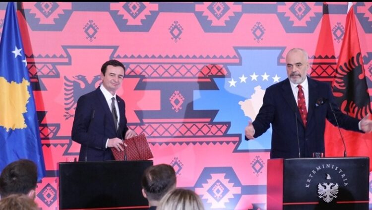 Sot mbledhja 8 e përbashkët mes dy qeverive Shqipëri-Kosovë! Ministrat shqiptar nisen me furgon drejt Prishtinës