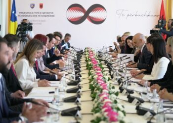 Nënshkruhet marrëveshja/ Ndërtim i përbashkët i rrugëve ndërmjet fshatrave mes kufijve të Shqipërisë dhe Kosovës