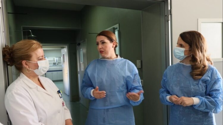 Lija e majmunëve, Ministrja e Shëndetësisë: Mbërrijnë testet e para në vend, do kryhen në ISHP