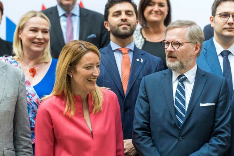 Çekia merr më 1 korrik presidencën e BE, kryetarja e PE viziton Pragën