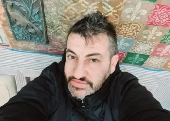 VIDEO/ Të rinjtë shqiptarë masakruan grekun pas sherrit për të dashurën