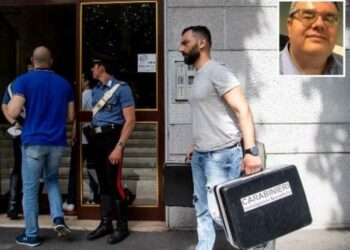 Krimi makabër/ 19-vjeçari masakron babain, ia copëton trupin me thikë, fqinjët: Ia preu kokën!
