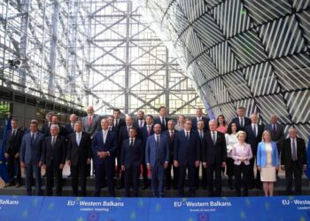 Rama pas samitit: Shqiptarët nuk heqin dorë nga Bashkimi Europian