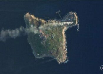 Rusia bën tërheqjen e parë nga Ukraina, largon trupat nga Ishulli i Gjarprit