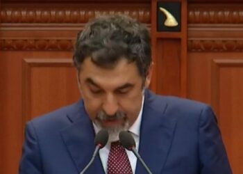 Çuçi-opozitës: Lini sherret dhe të bashkohemi për t’iu hequr pasuritë kriminelëve