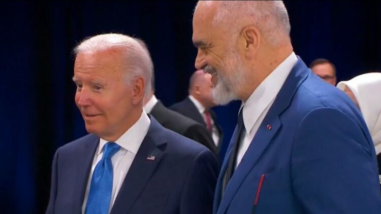 Shtrëngime duarsh dhe të buzëqeshur, Rama takon presidentin e SHBA-ve, Jeo Biden