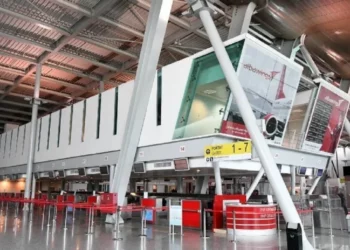 Zbulohen 4040 karta SIM nga Anglia në aeroportin e Rinasit, nën hetim një person