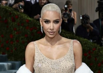 A e dëmtoi Kim Kardashian fustanin e Marilyn Monroe?
