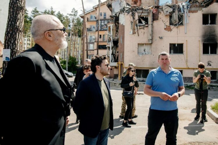 Abazoviç ndan pamjet nga vizita në Irpin me Ramën: Paqja është e paçmueshme