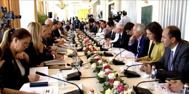 Nga bashkimi doganor te studentët, këto janë 19 marrëveshjet që firmosën sot ministrat e Ramës dhe Kurtit në Prishtinë