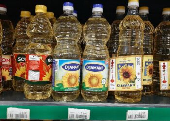 Importuesit e vajit të lulediellit ankohen te Bordi për rritjen e kontrabandës nga Maqedonia, Kosova e Mali i Zi; Bien shitjet 55%